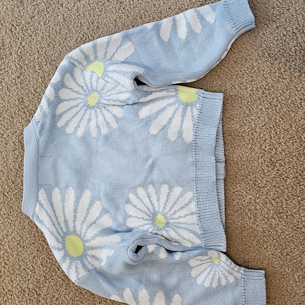 Old Navy Girls Light Blue Button Up Cardigan with Daisy Design Sz 6 Small - Picture 3 of 4